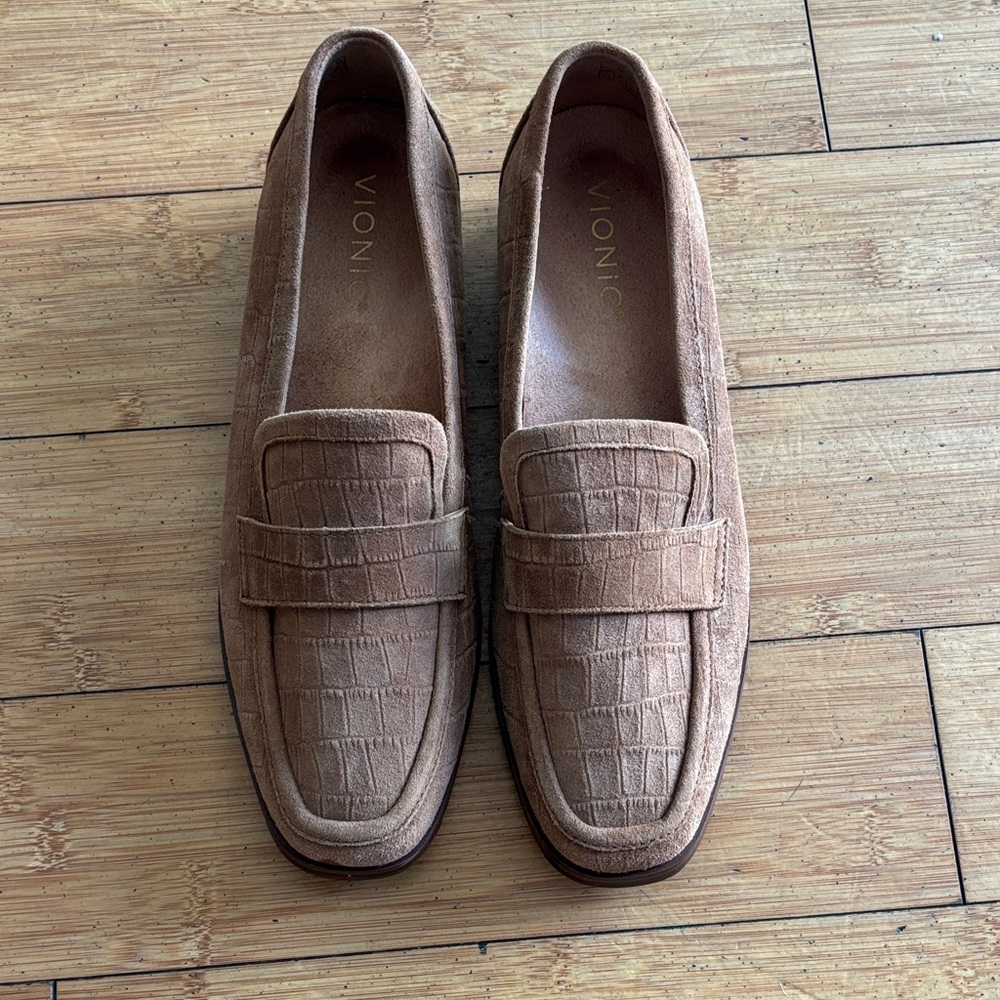 Vionic Women’s Brown Textured Loafers